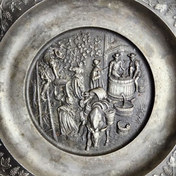 West German SKS-ZINN Decorative Small Wine Making Scene Pewter Plate 4 1/4" - Picture 2 of 6